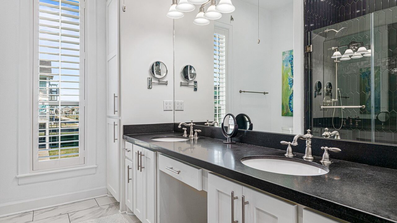 Photo of Bathroom in Crystal Beach