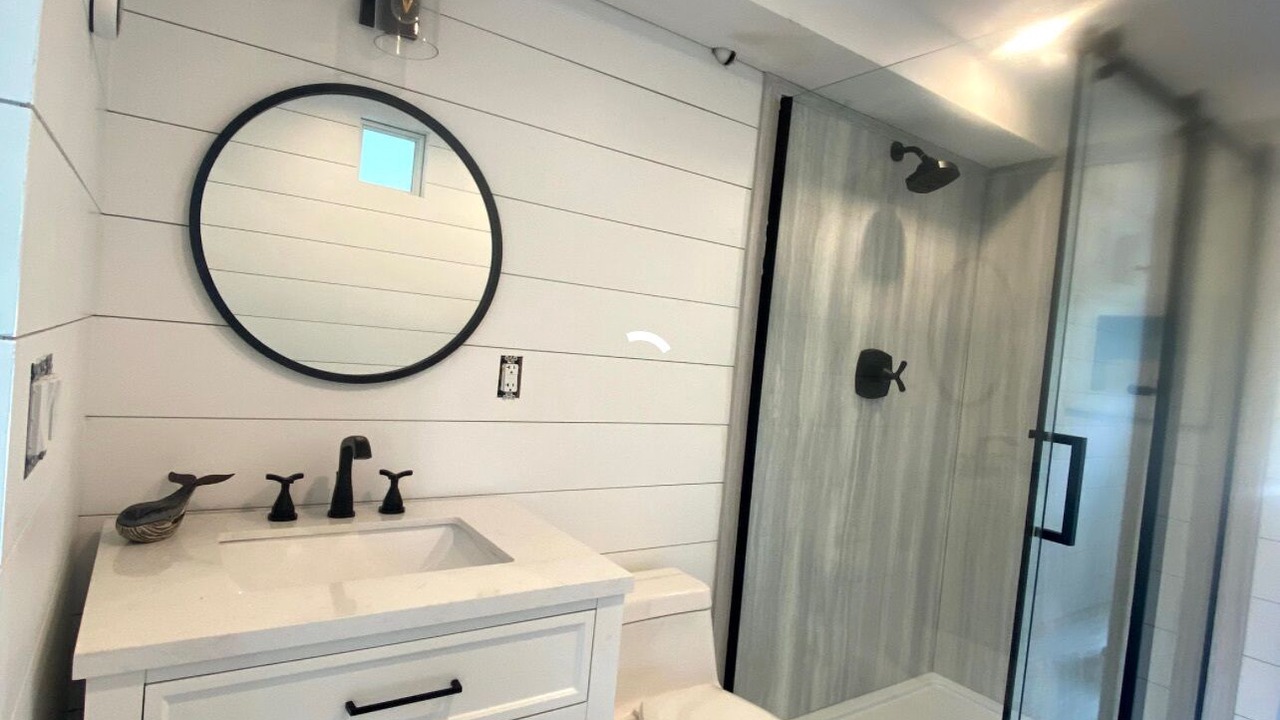 Photo of Bathroom in Tom Nevers