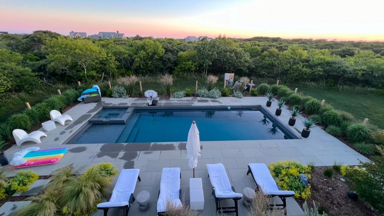 Photo of Outdoor in Tom Nevers