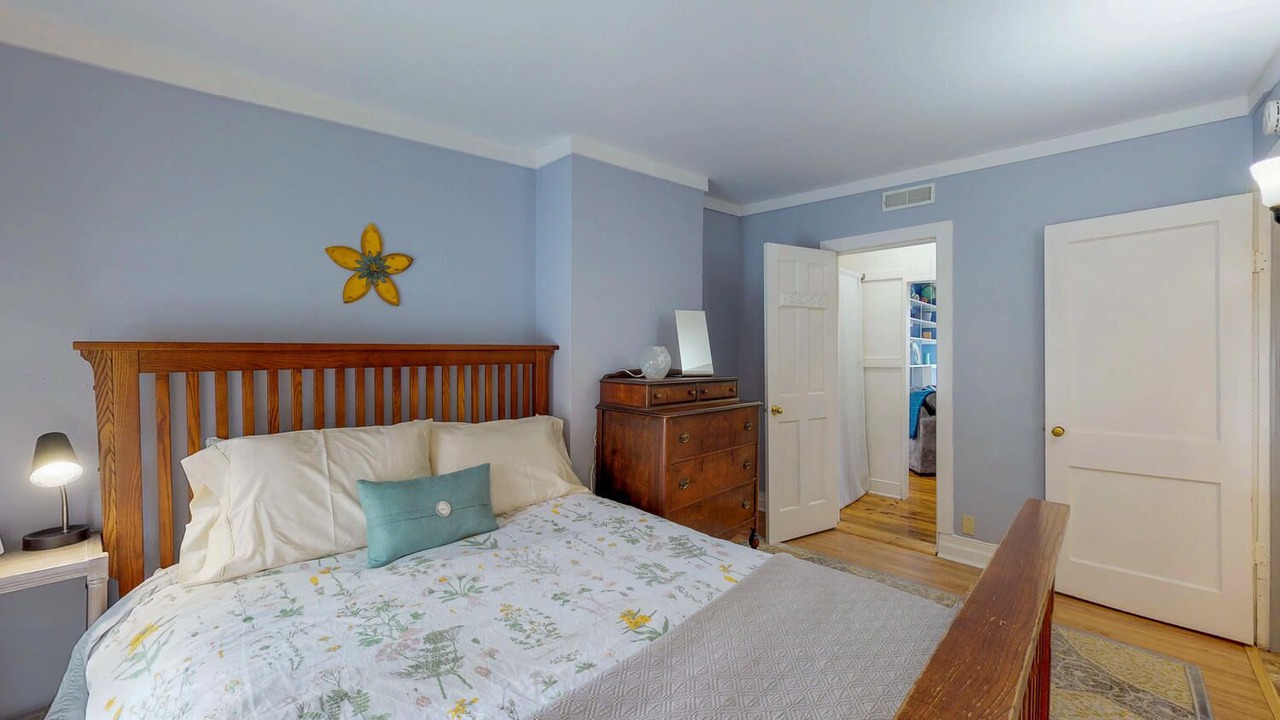 Photo of Bedroom in Troy
