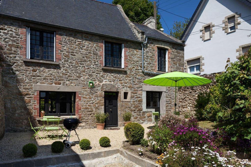 Photo of Outdoor in Parame