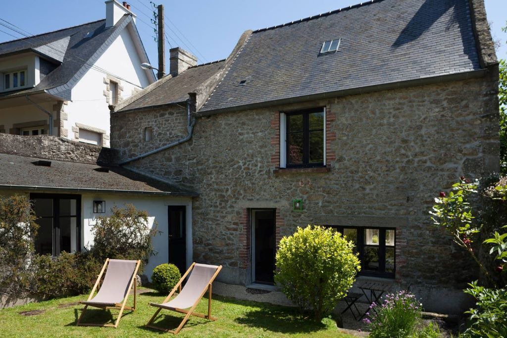 Photo of Outdoor in Parame
