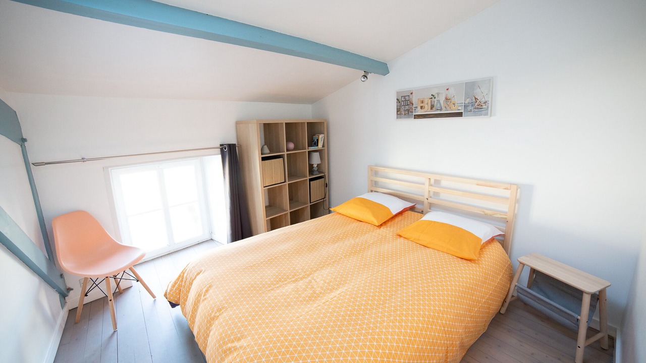 Photo of Bedroom in La Rochelle City Centre