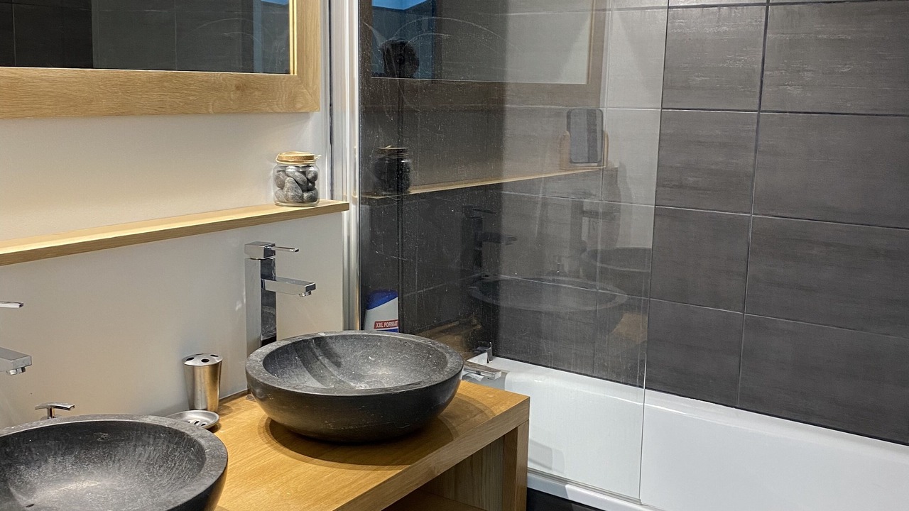 Photo of Bathroom in La Rochelle City Centre
