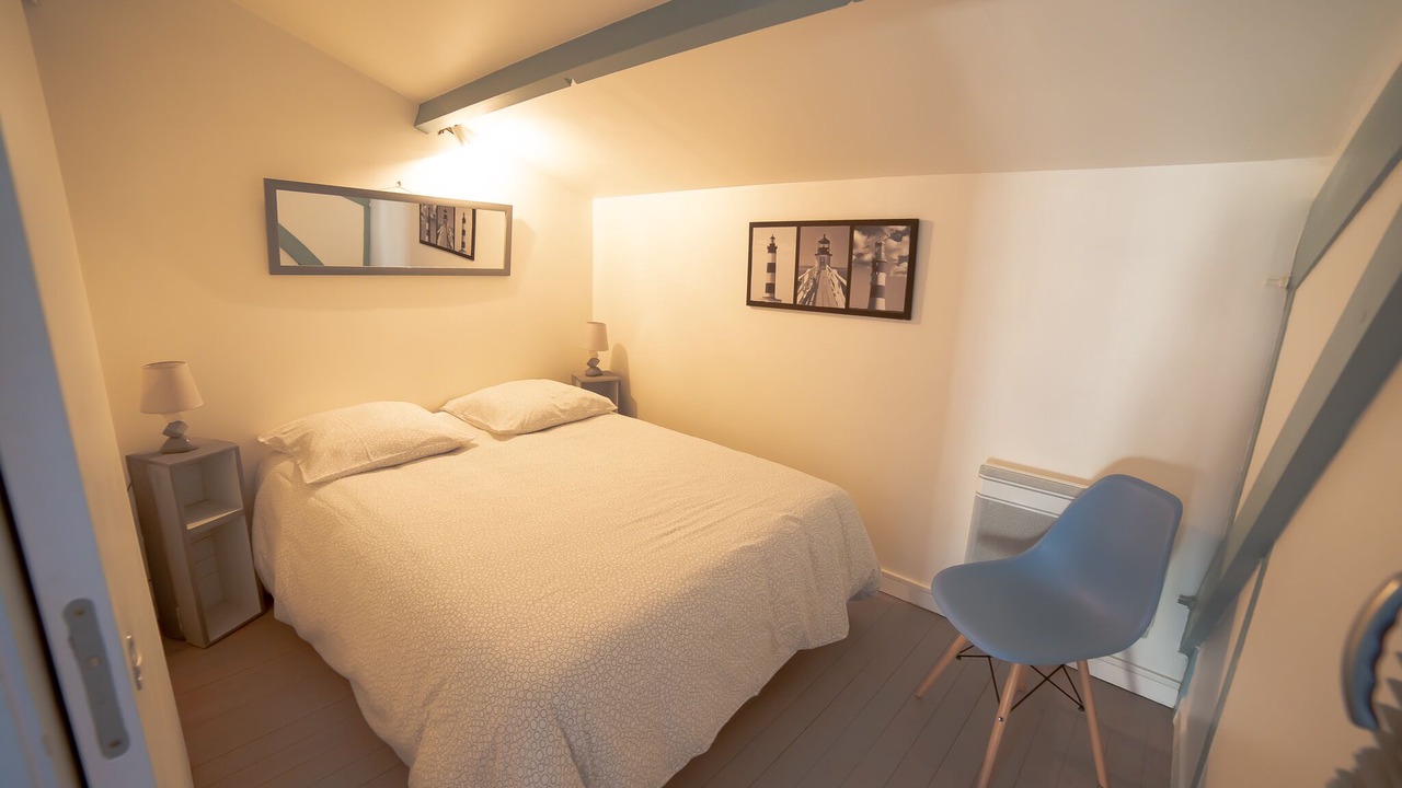 Photo of Bedroom in La Rochelle City Centre