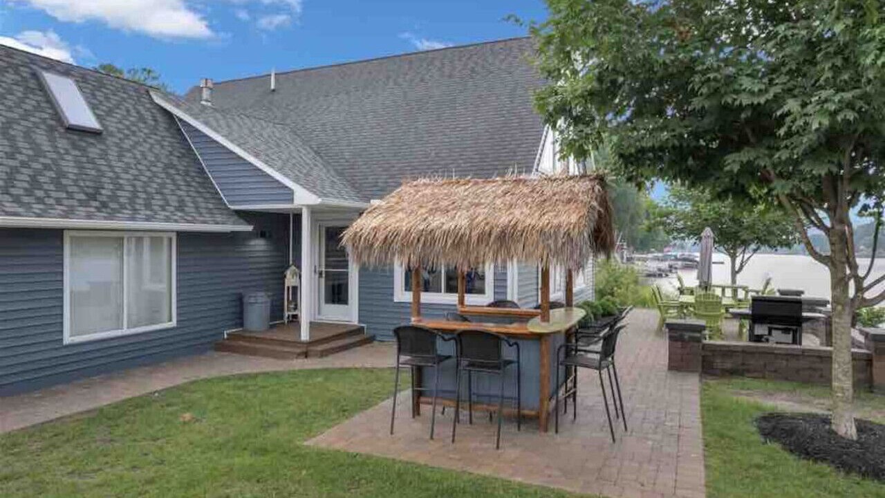 Photo of Outdoor in Hale