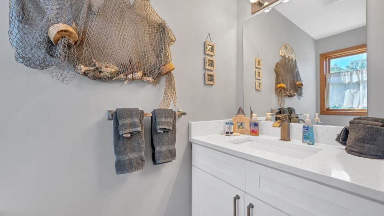 Photo of Bathroom in Hale