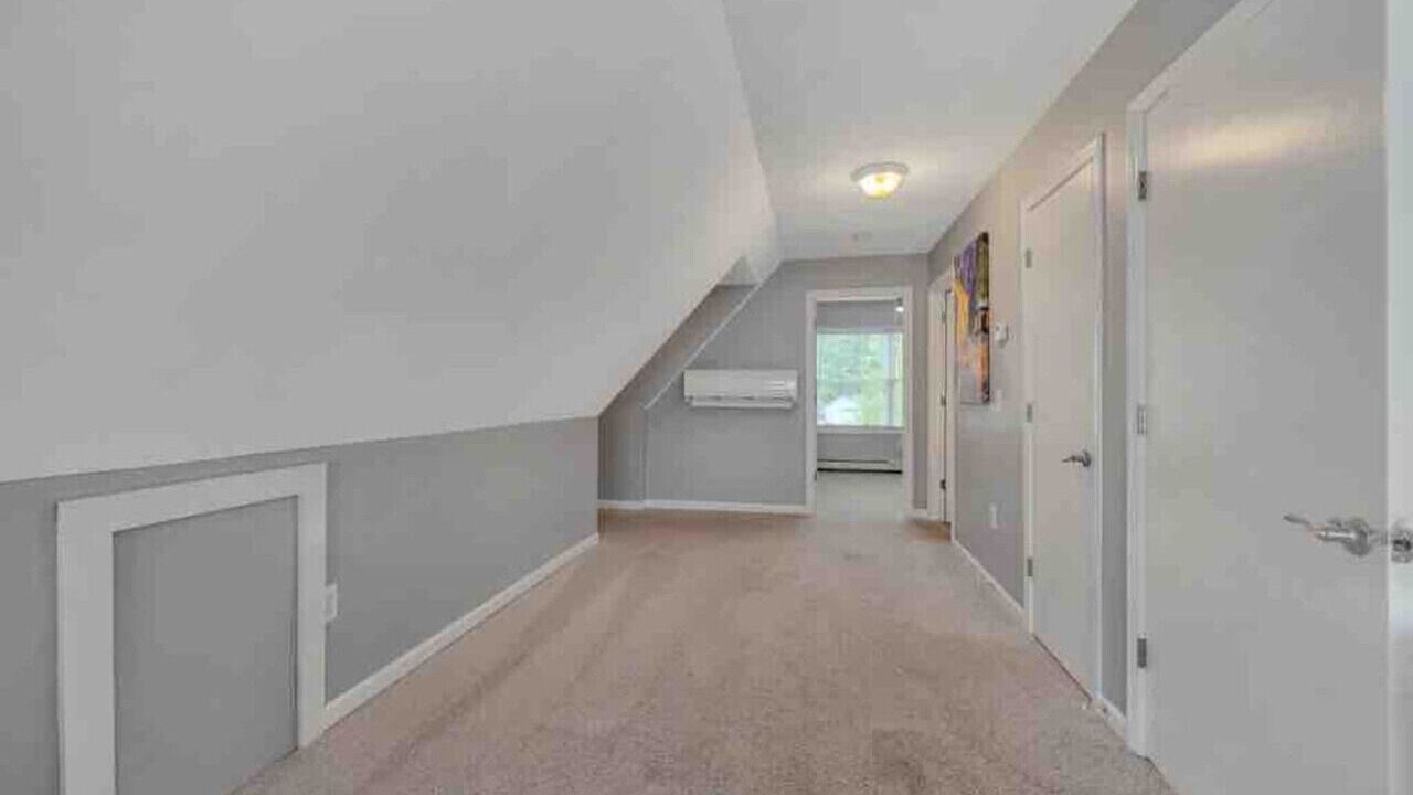 Photo of Others in Hale