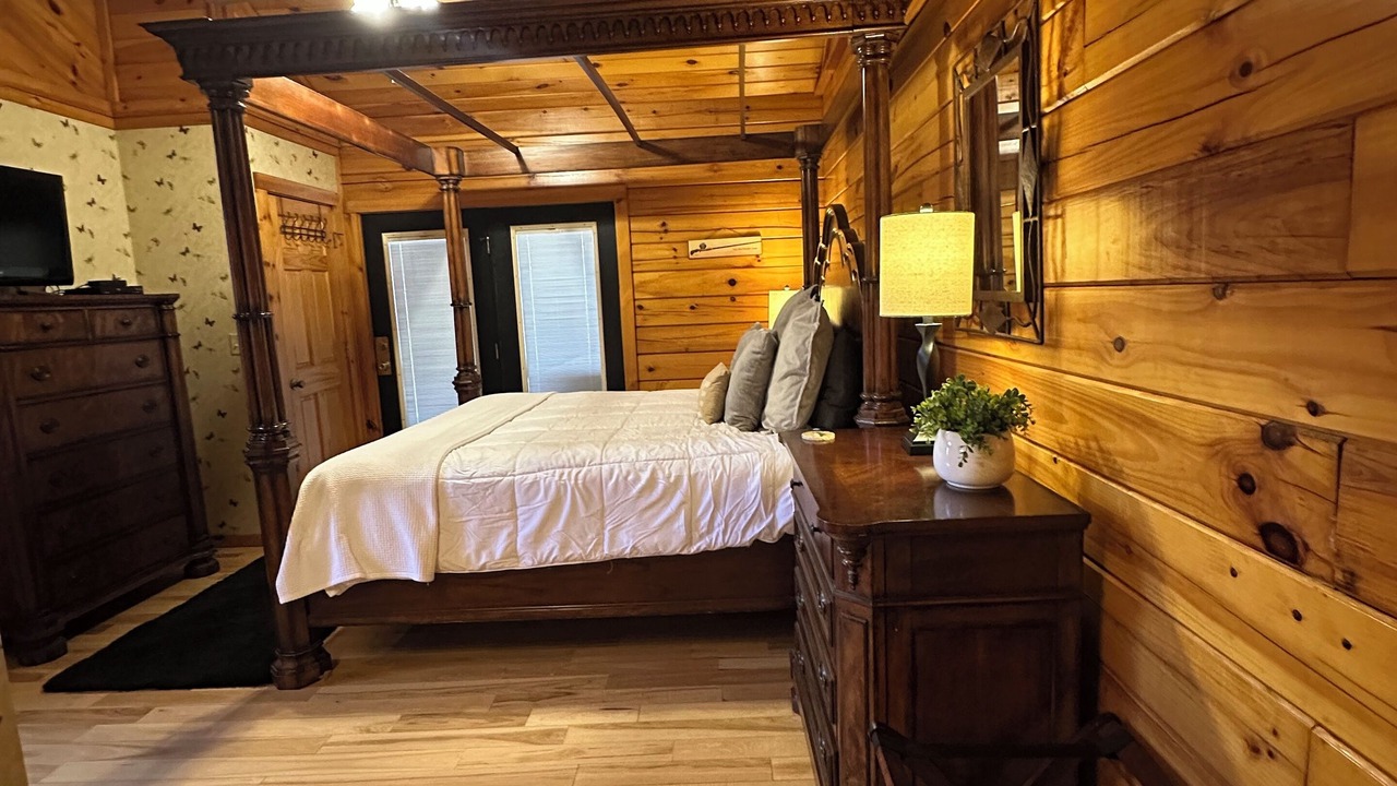 Photo of Bedroom in Pigeon Forge