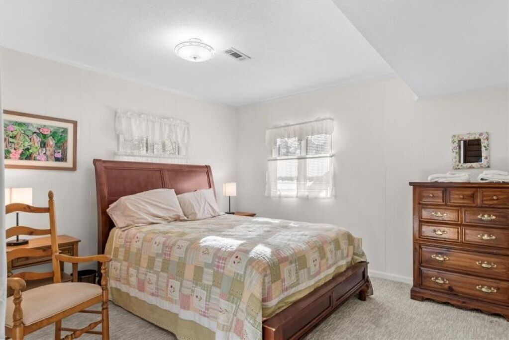 Photo of Bedroom in North Shore Acres
