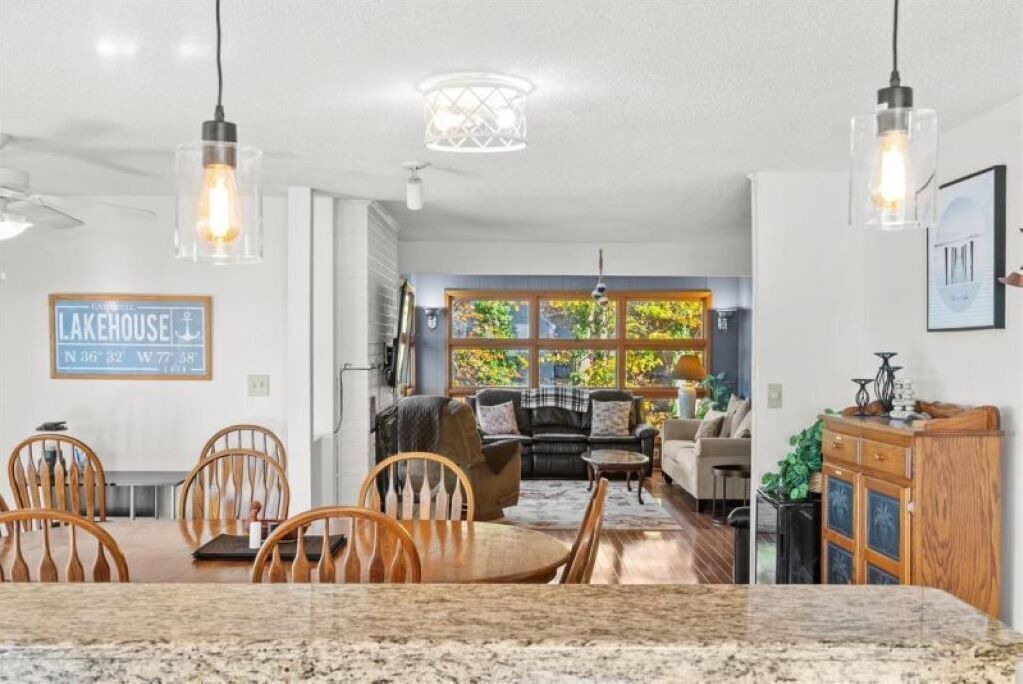 Photo of Bedroom in North Shore Acres