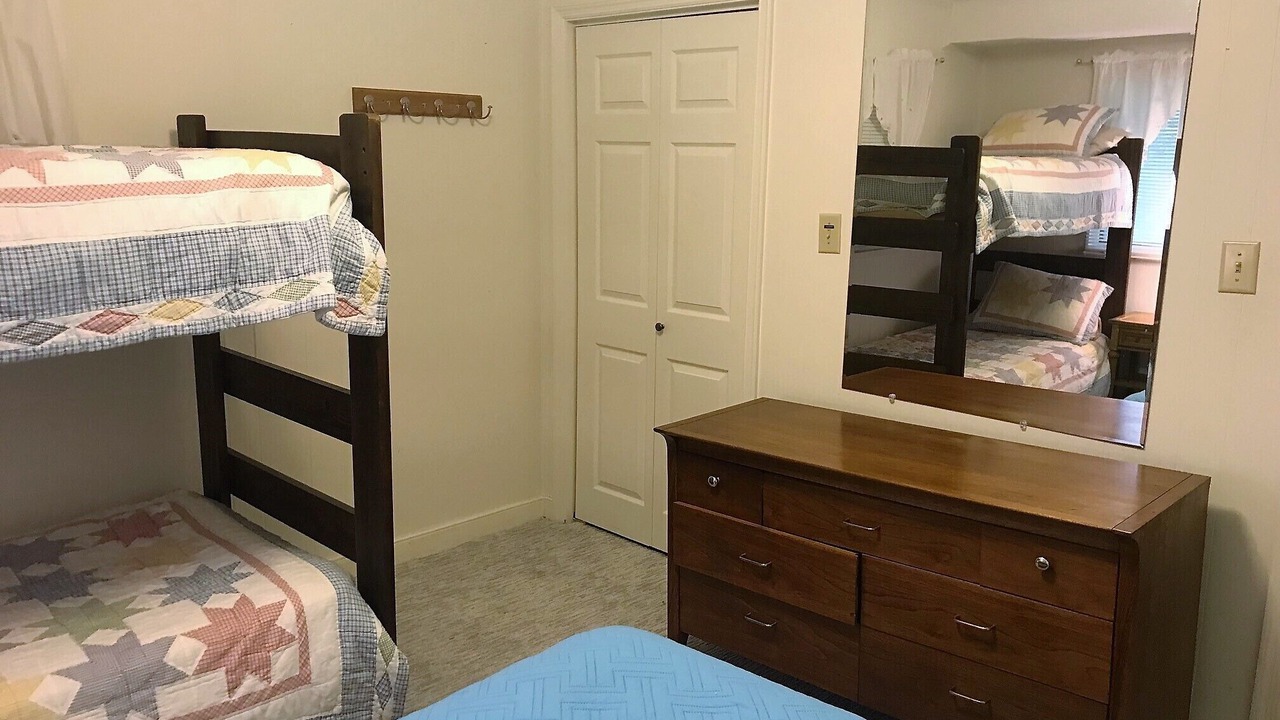 Photo of Bedroom in North Shore Acres