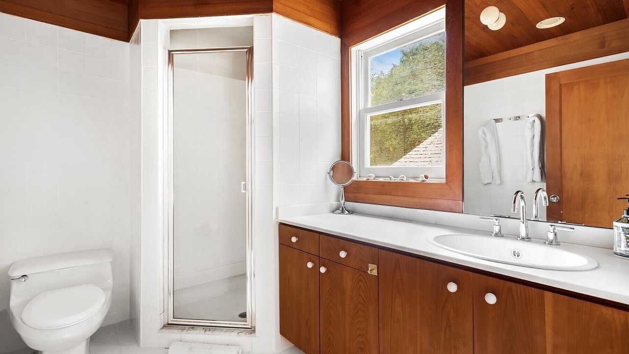 Photo of Bathroom in Water Mill