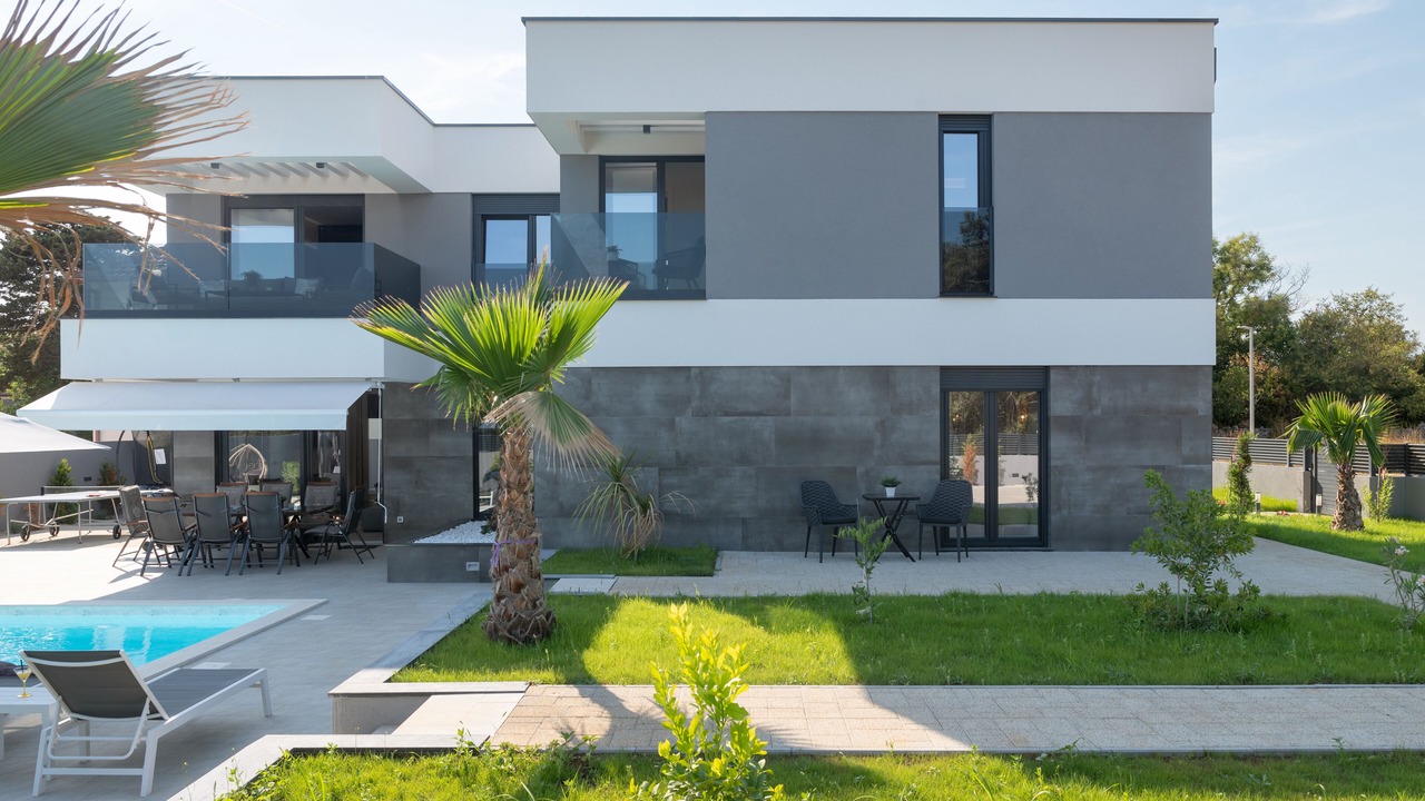 Photo of Outdoor in Nin