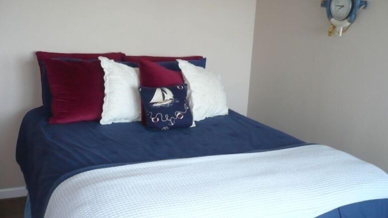 Photo of Bedroom in Roads End