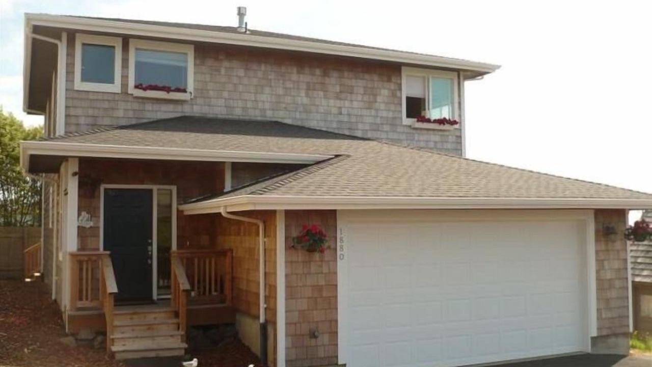 Photo of Others in Roads End