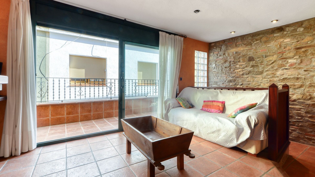 Photo of Livingroom in Roses Town Center