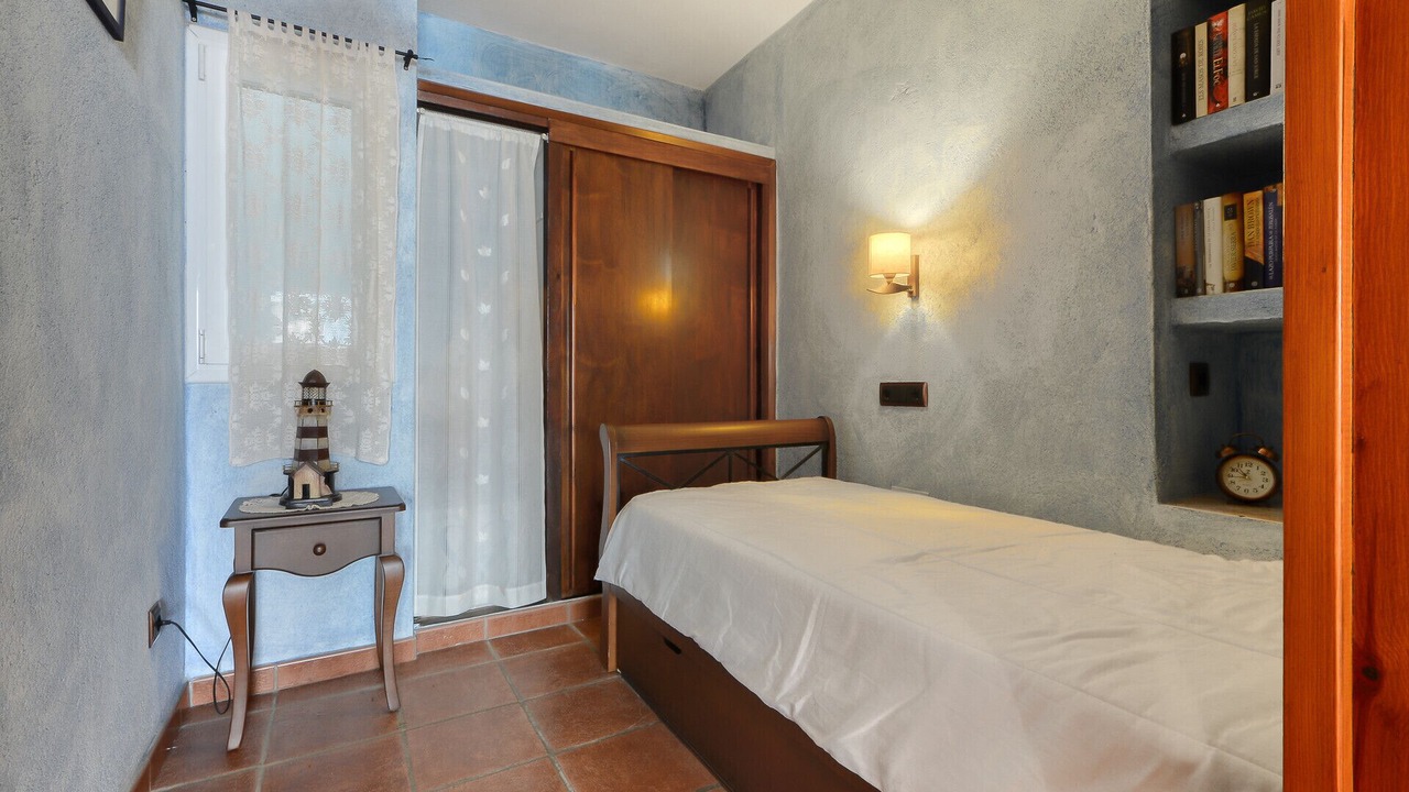Photo of Bedroom in Roses Town Center