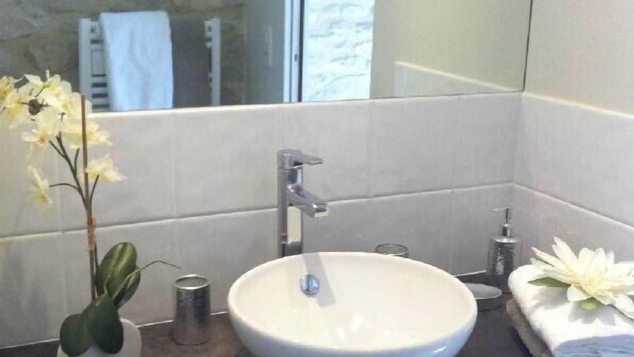 Photo of Bathroom in Tavel