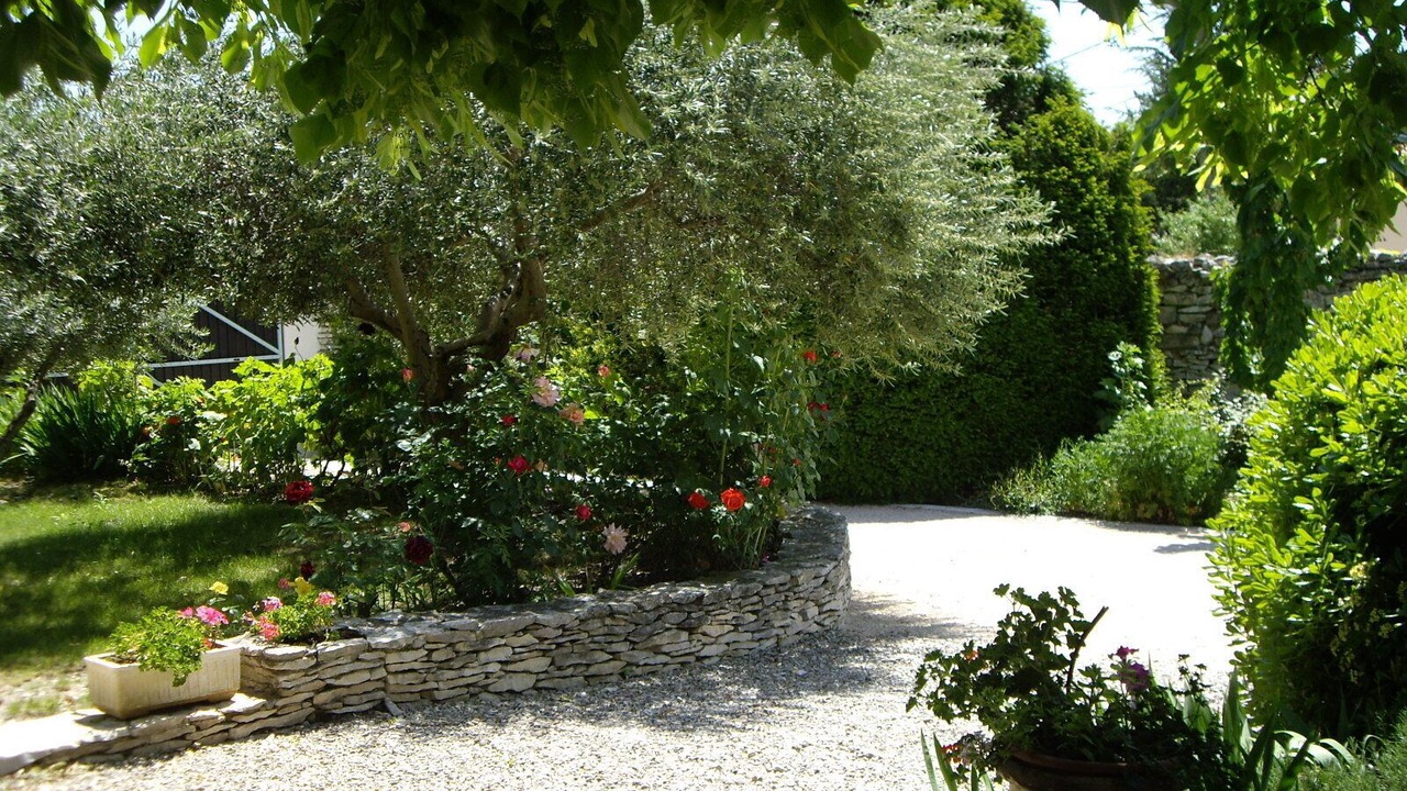 Photo of Outdoor in Tavel