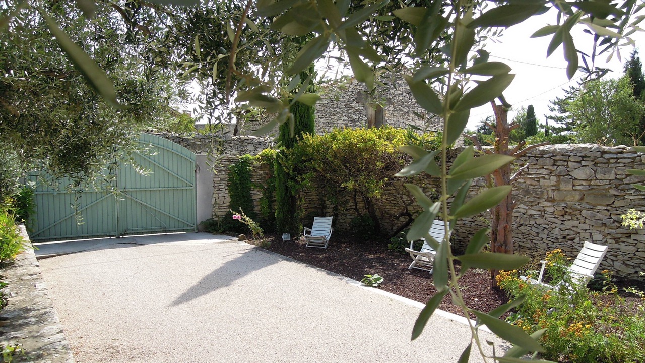 Photo of Outdoor in Tavel