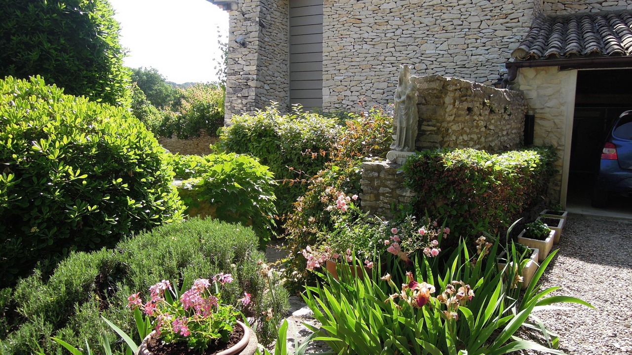 Photo of Outdoor in Tavel