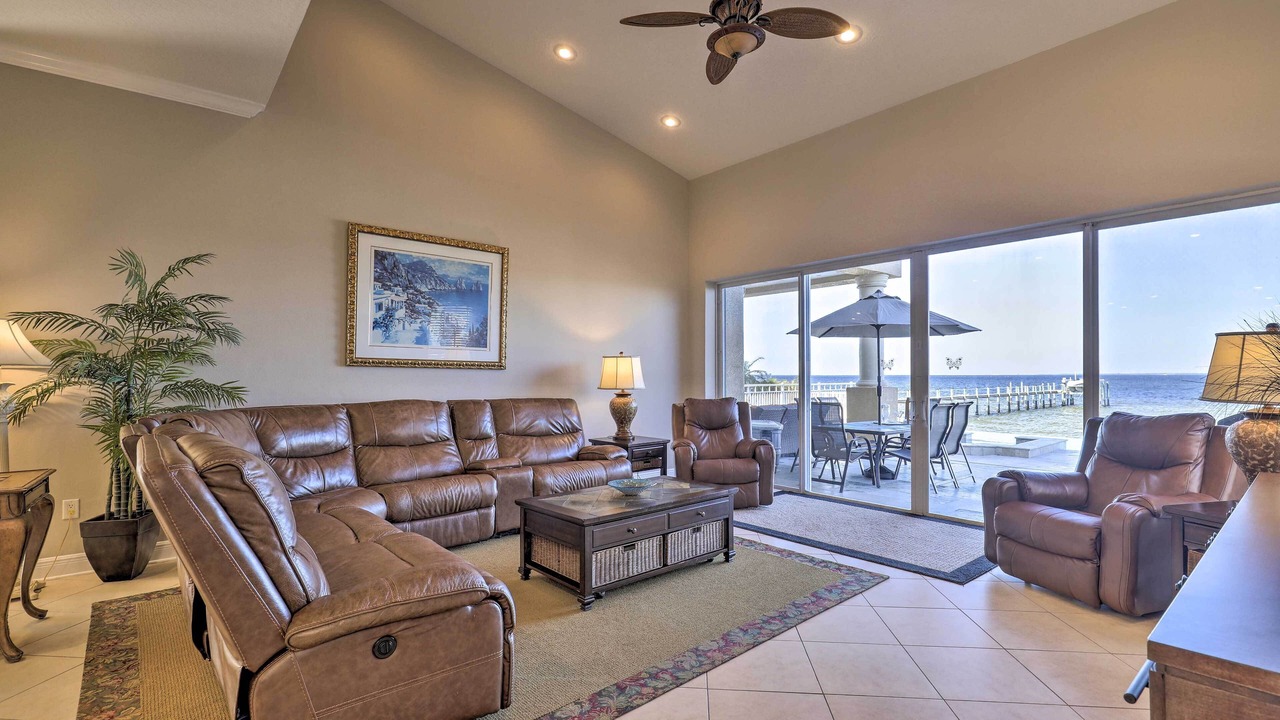 Photo of Livingroom in Apollo Beach