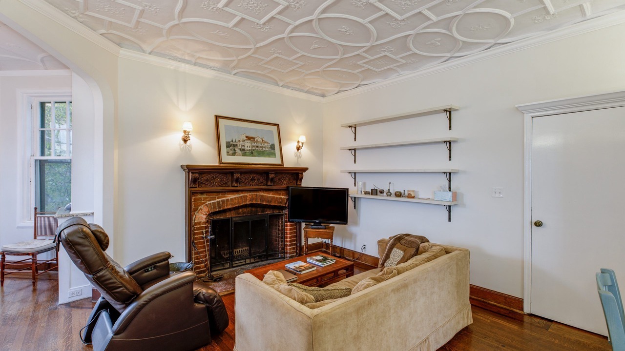 Photo of Livingroom in Centre Island