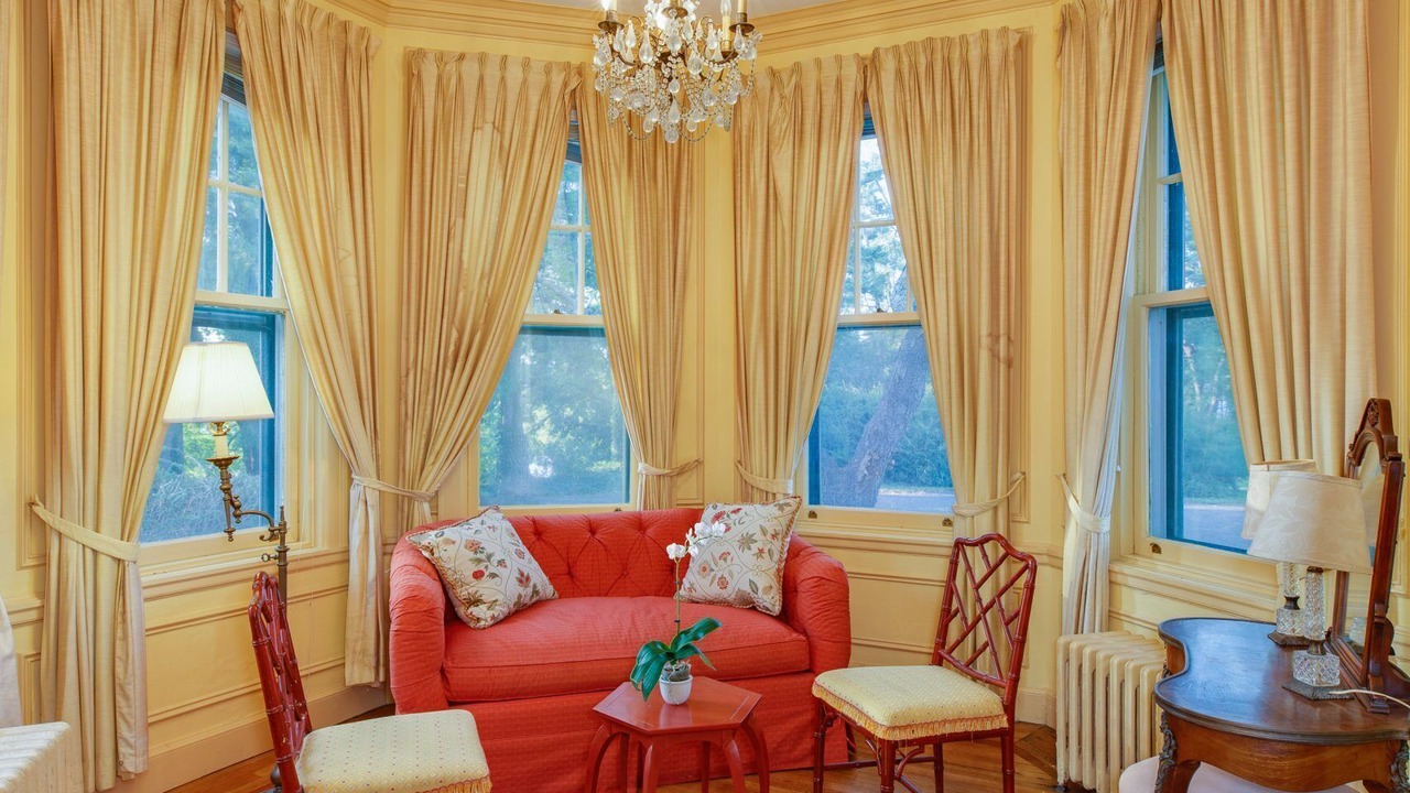 Photo of Bedroom in Centre Island