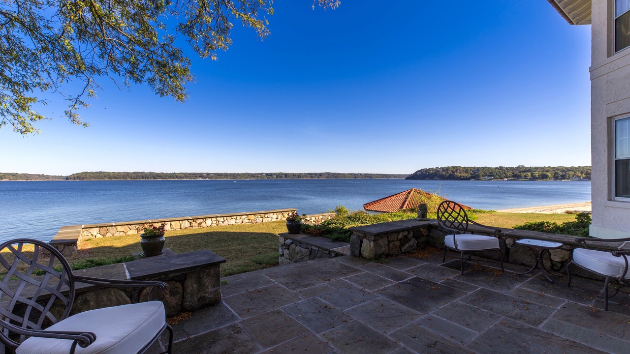 Photo of Outdoor in Centre Island