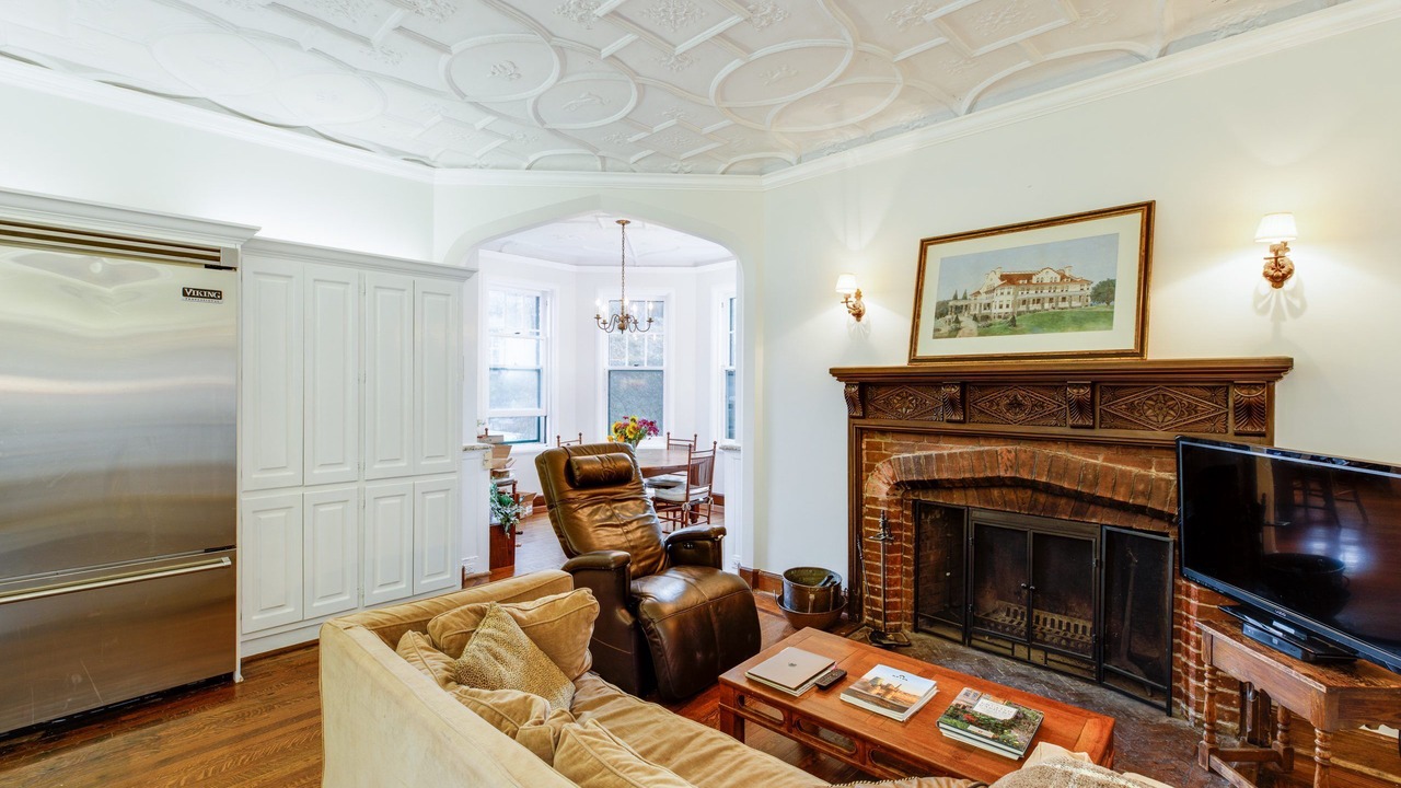 Photo of Bedroom in Centre Island