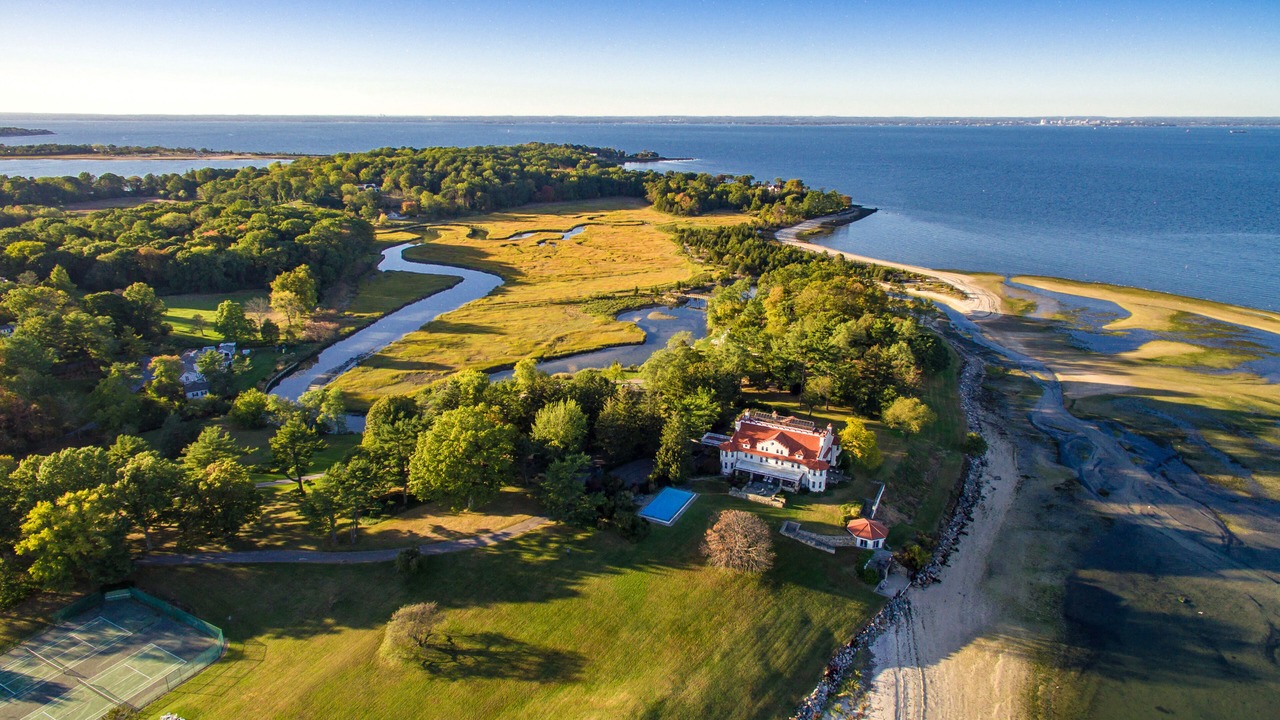Photo of Others in Centre Island