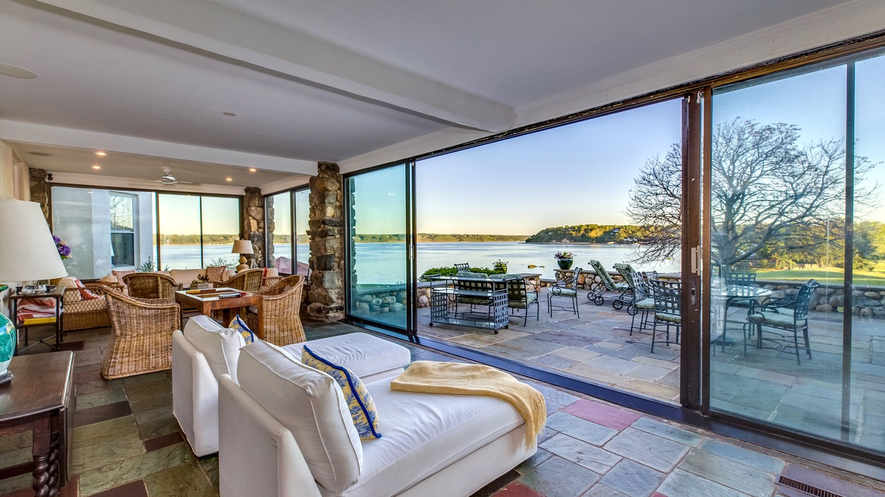 Photo of Outdoor in Centre Island