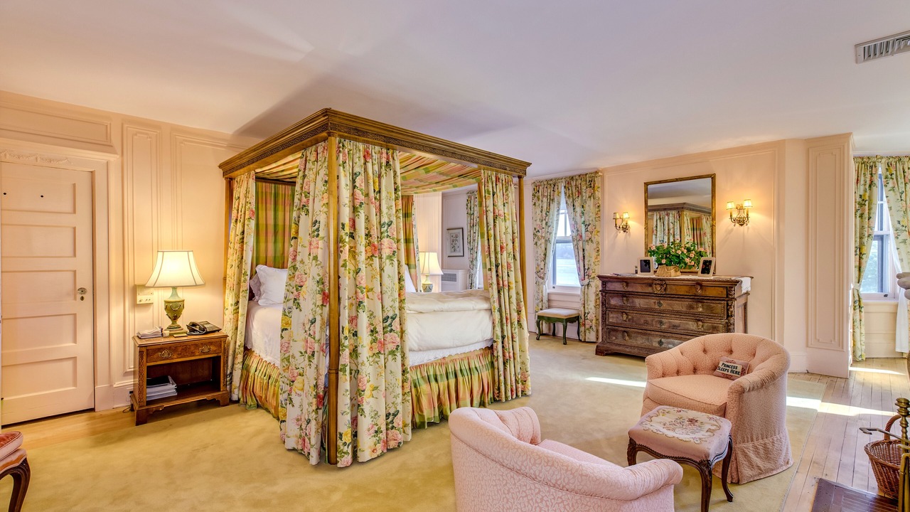 Photo of Others in Centre Island