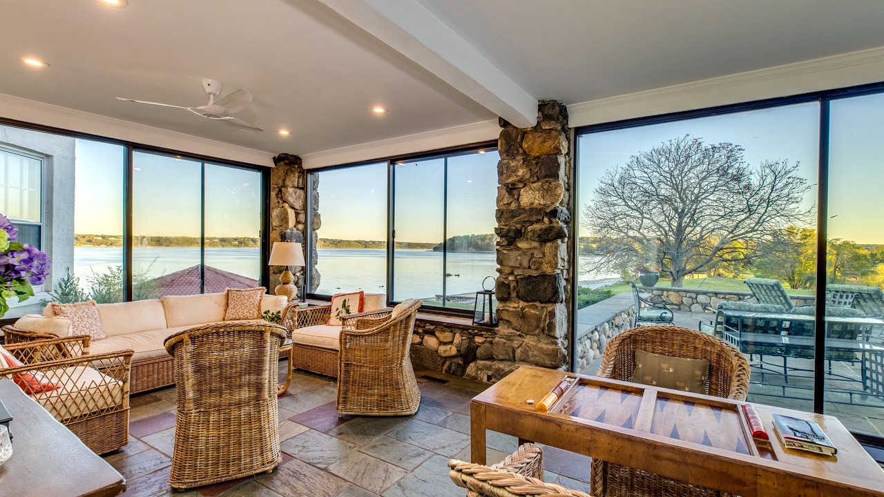 Photo of Livingroom in Centre Island