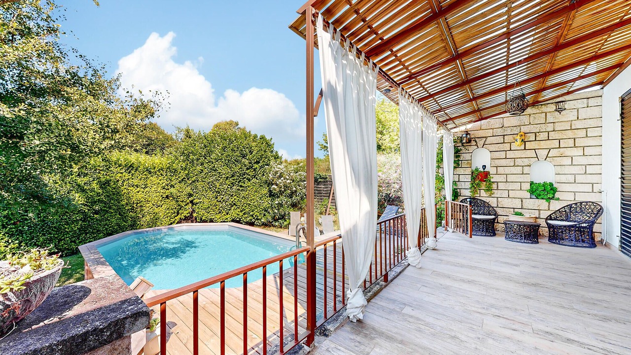 Photo of Outdoor in Lamotte-du-Rhone
