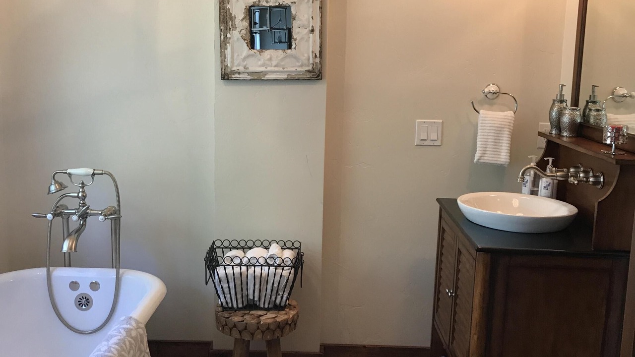 Photo of Bathroom in Pine Valley