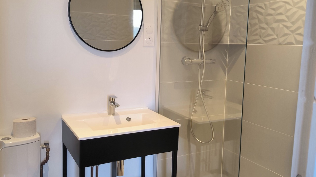 Photo of Bathroom in Pecy