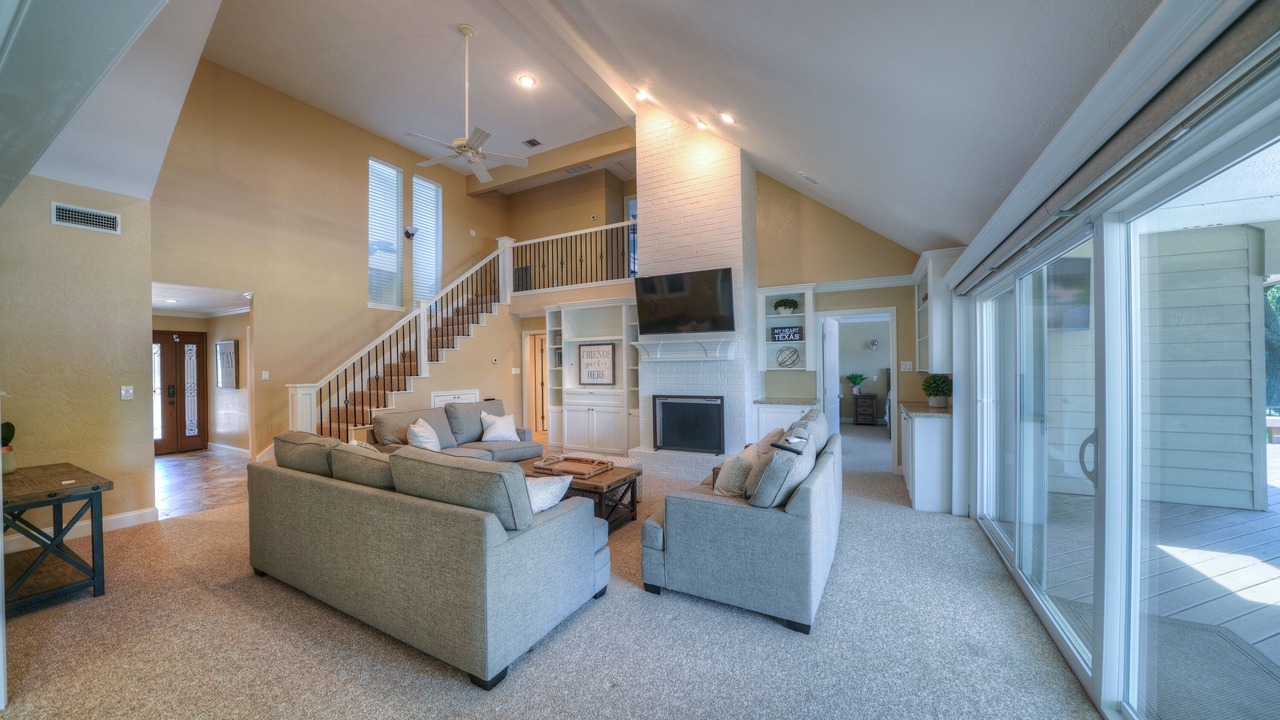 Photo of Livingroom in Walden on Lake Conroe