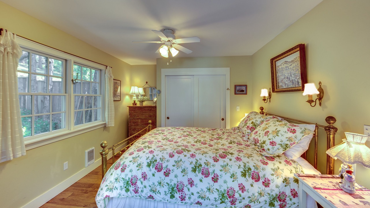 Photo of Bedroom in Murphys