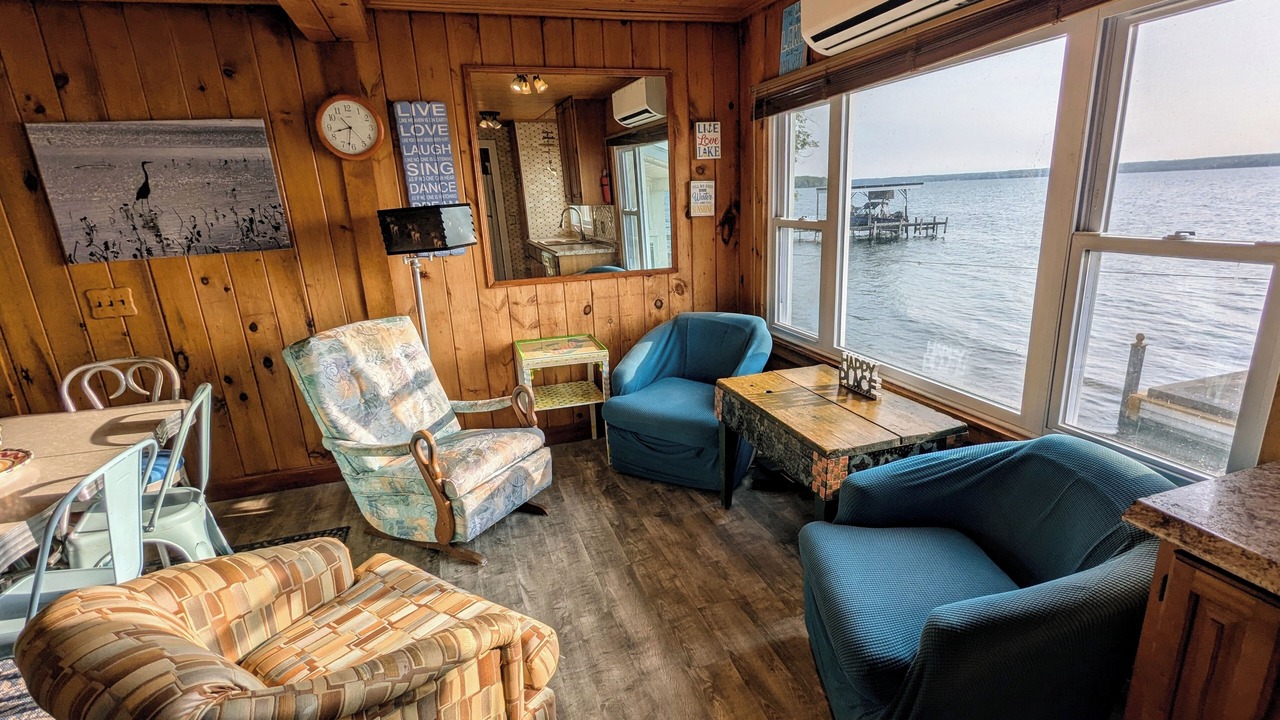 Photo of Livingroom in Town of Varick