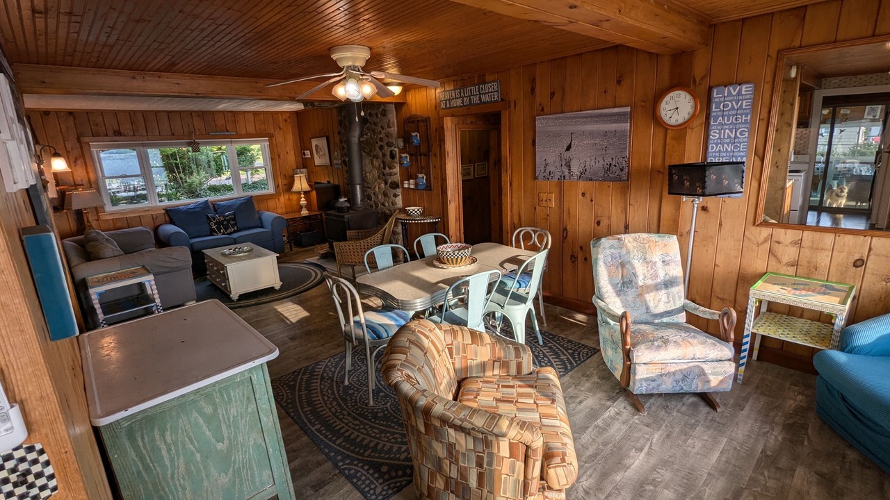 Photo of Livingroom in Town of Varick