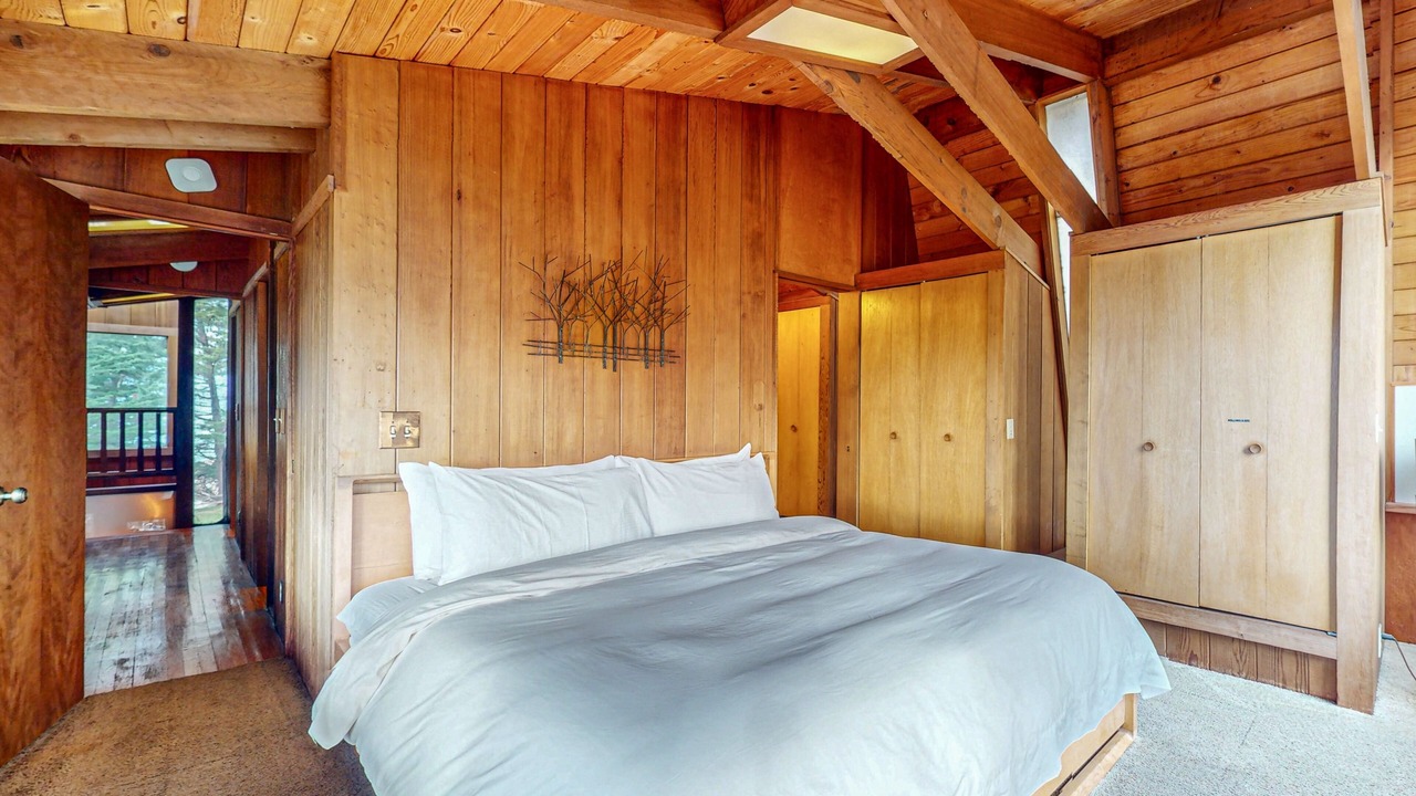 Photo of Bedroom in Elk