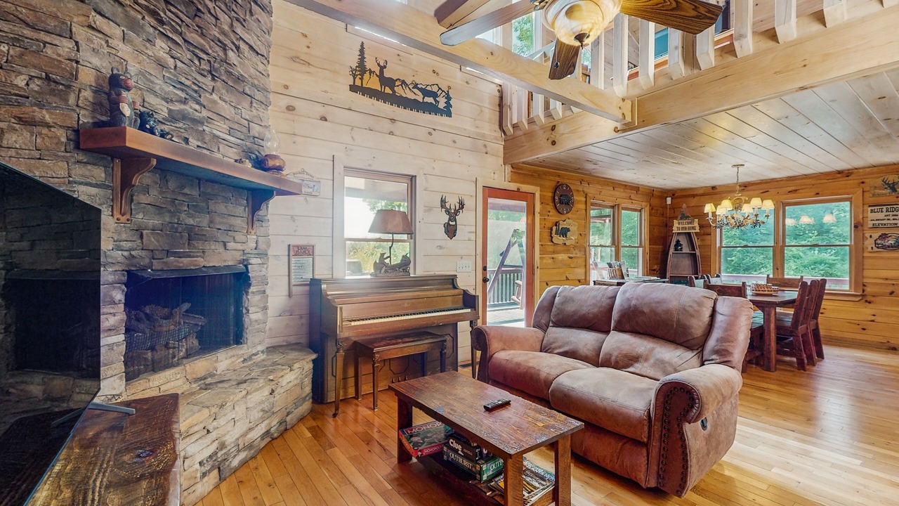 Photo of Livingroom in Blue Ridge