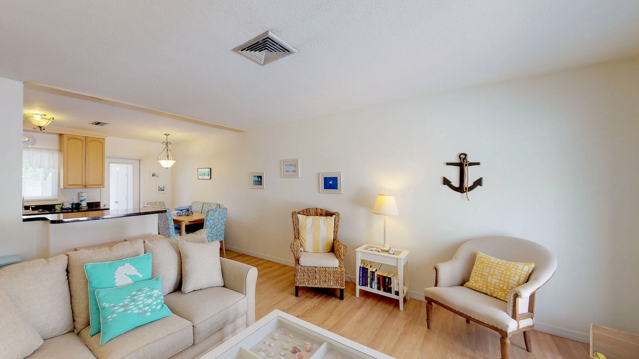 Photo of Livingroom in Holmes Beach