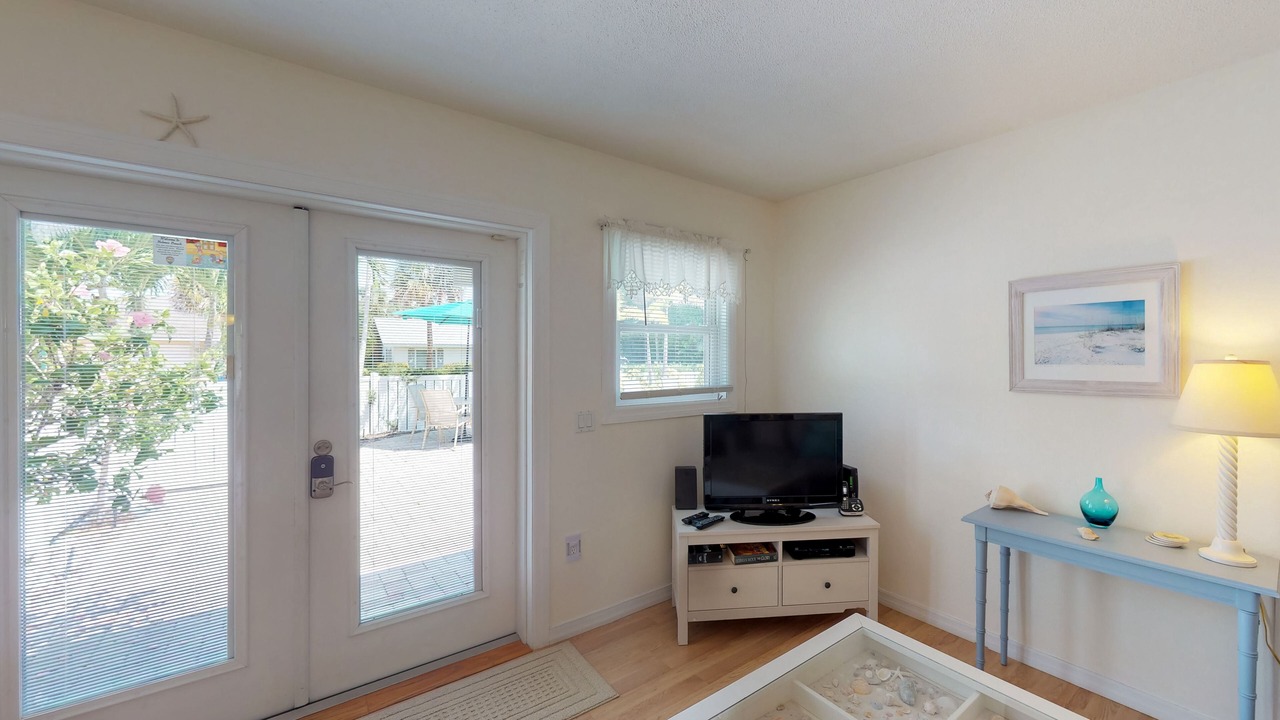 Photo of Livingroom in Holmes Beach