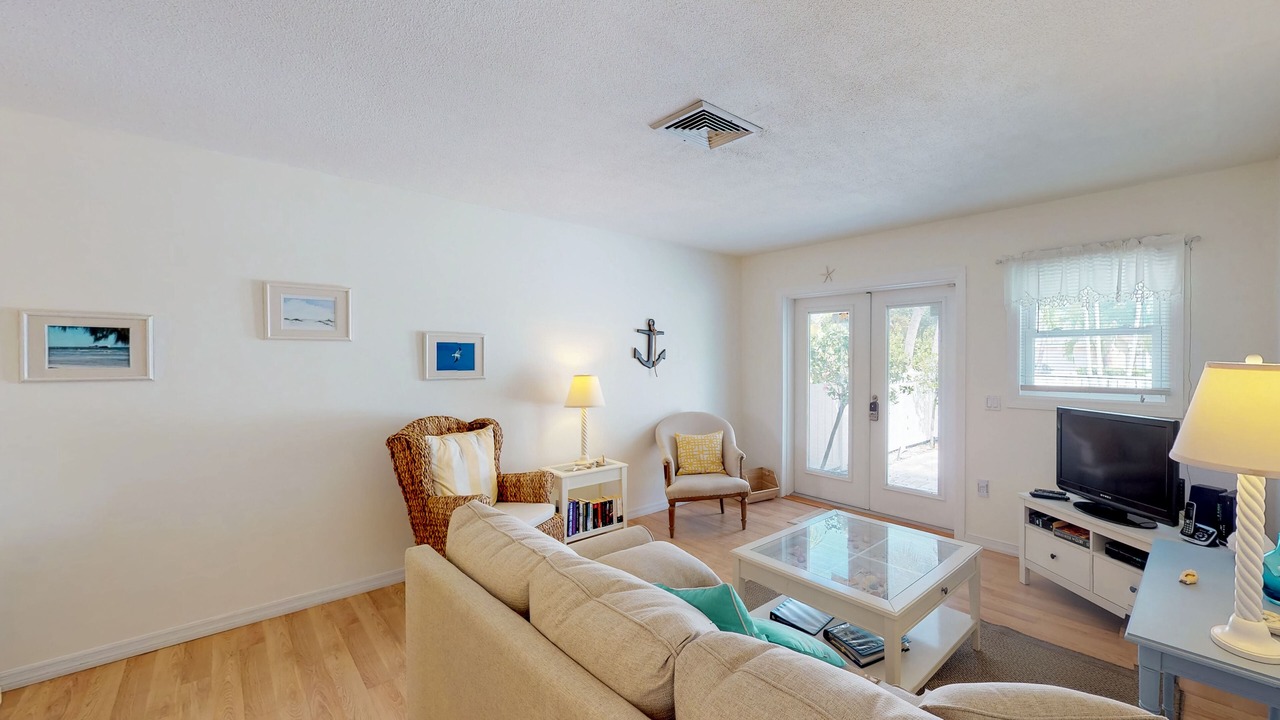 Photo of Livingroom in Holmes Beach