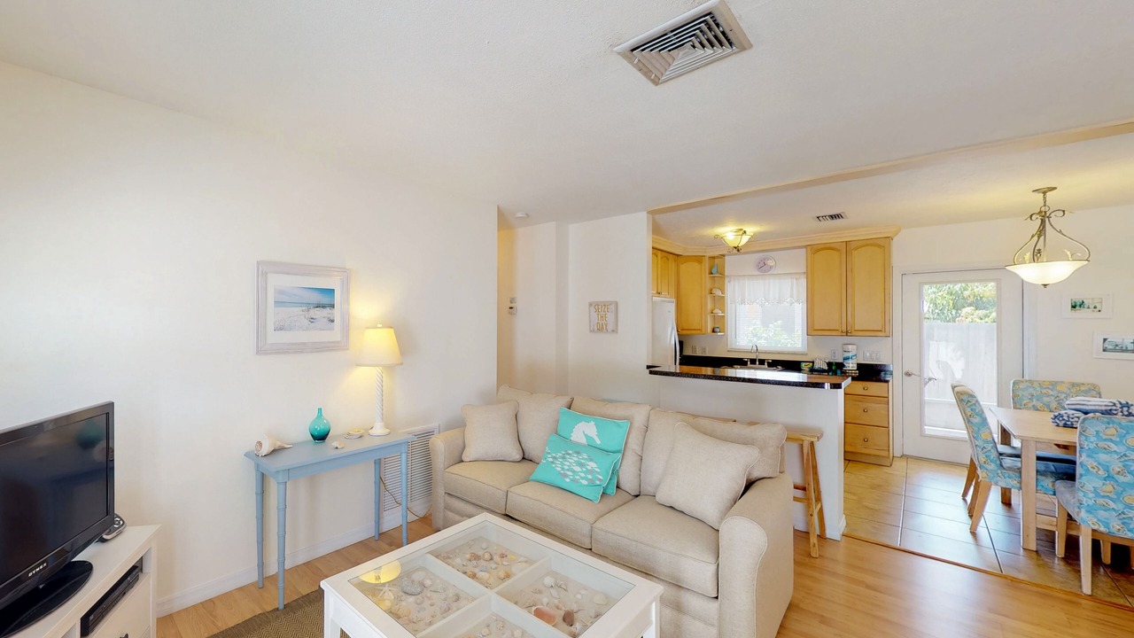 Photo of Livingroom in Holmes Beach