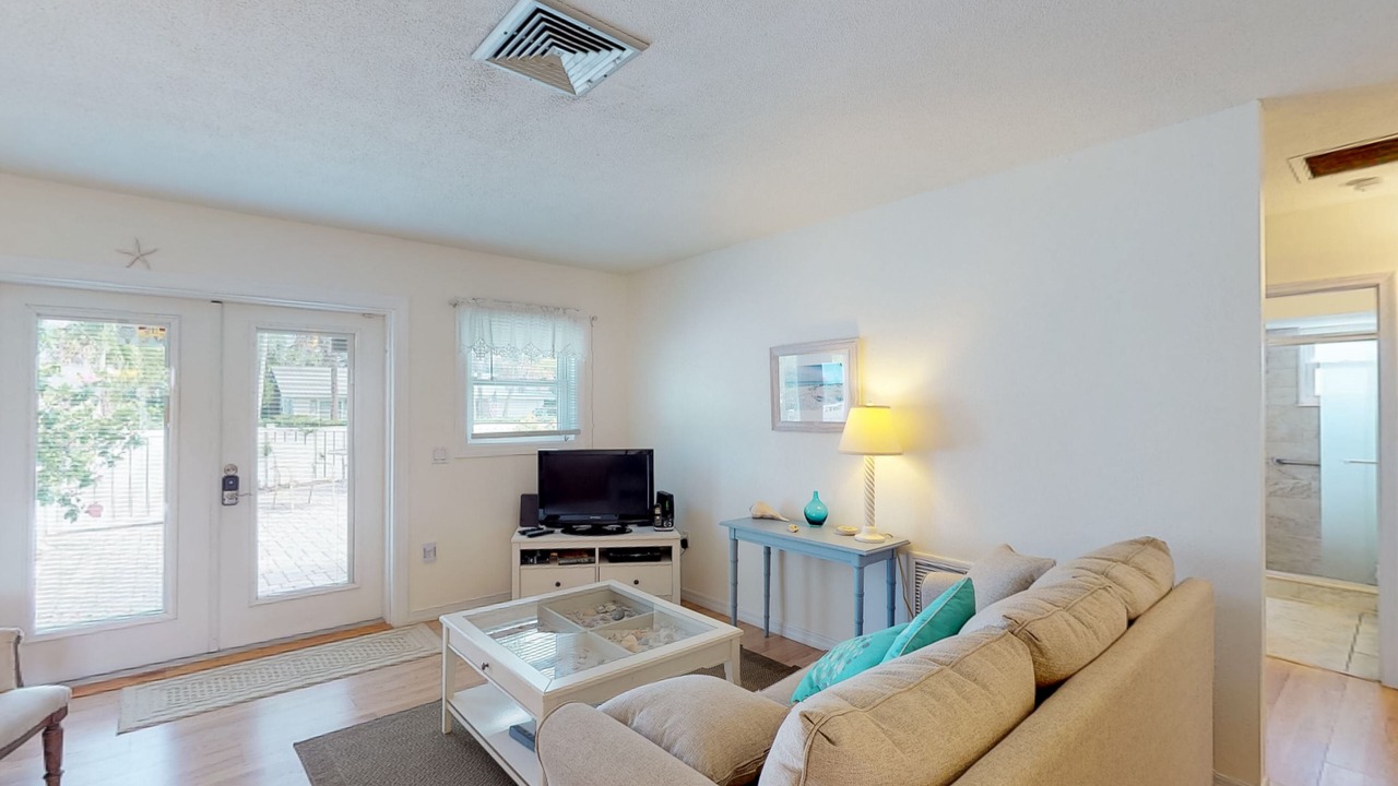 Photo of Livingroom in Holmes Beach