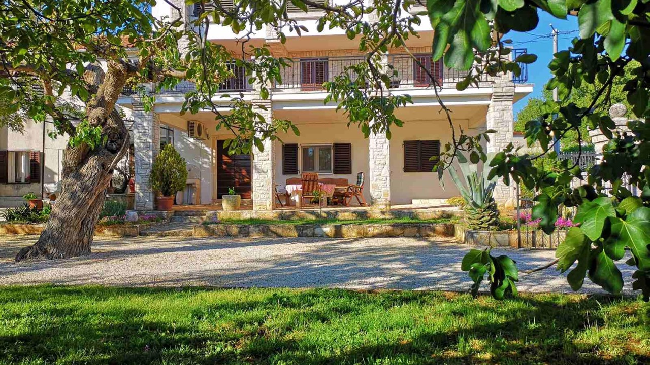 Photo of Outdoor in Golas